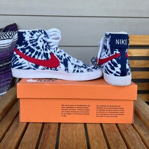 Neutral NIKE Blazer Mid ‘77 Vintage Blue Tie-Dye’ Sneakers